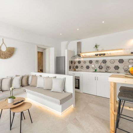 נאוסה Utopia Luxury Apartments מראה חיצוני תמונה